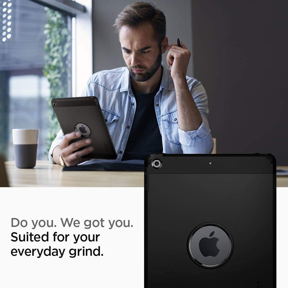 Case iPad 9 / 8 / 7 10.2 (2021/2019) Spigen Tough Armor Protective Casing